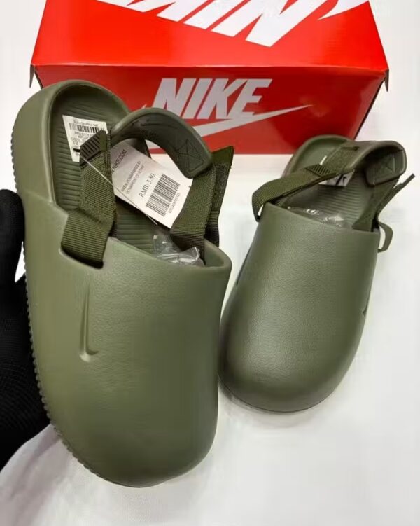 Nike crocks
